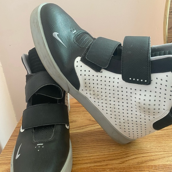 mens nike flystepper